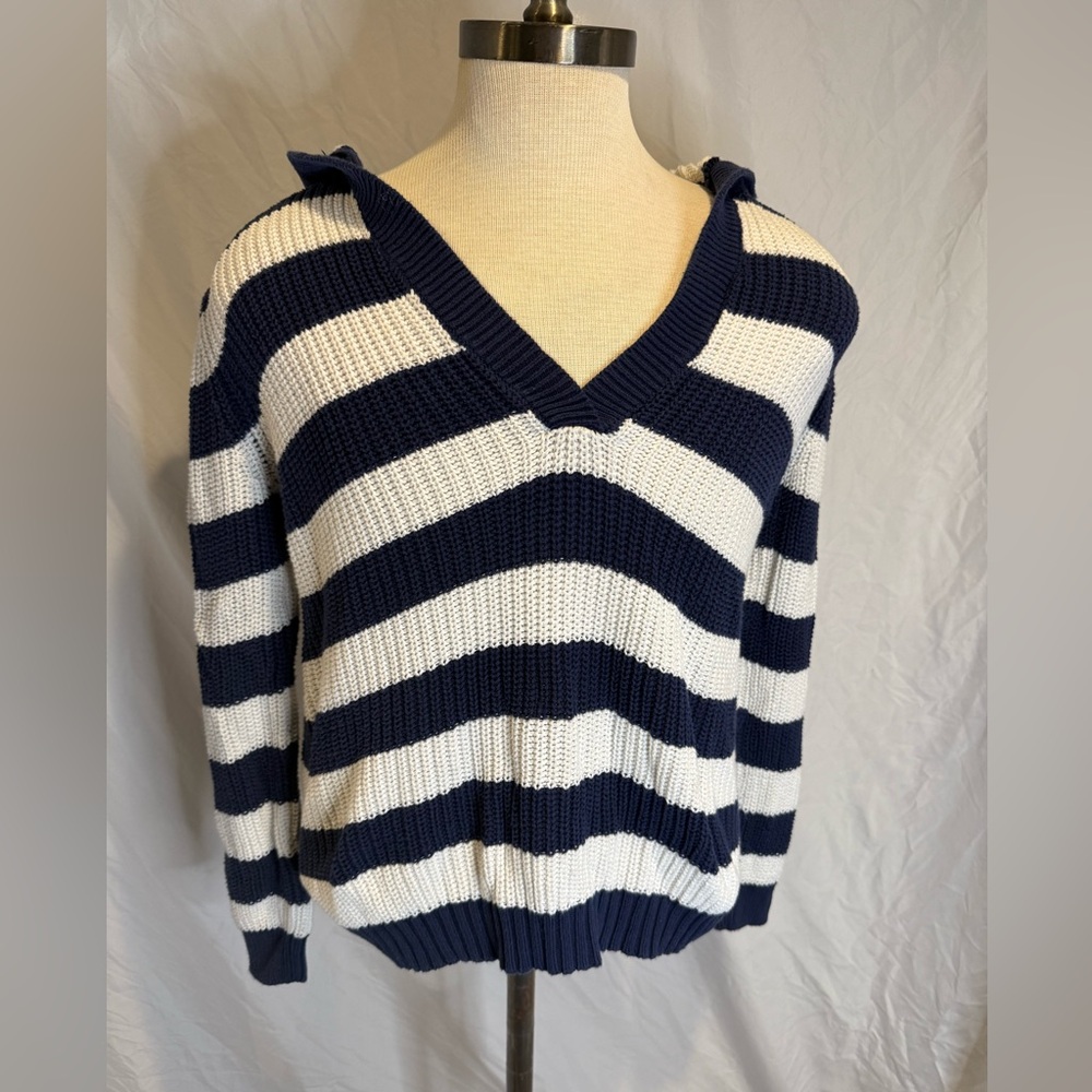 Merona Navy and Cream Knit Top